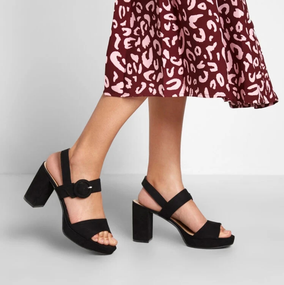 NIB MC A Tall Tale Platform Heel